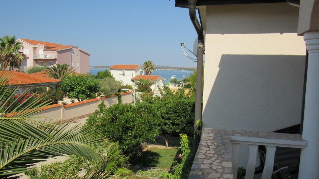 Apartment Jelena Vir Exterior foto